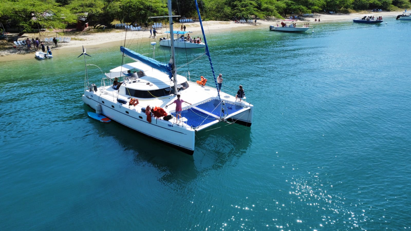 Filavia II en la playa del Tayrona